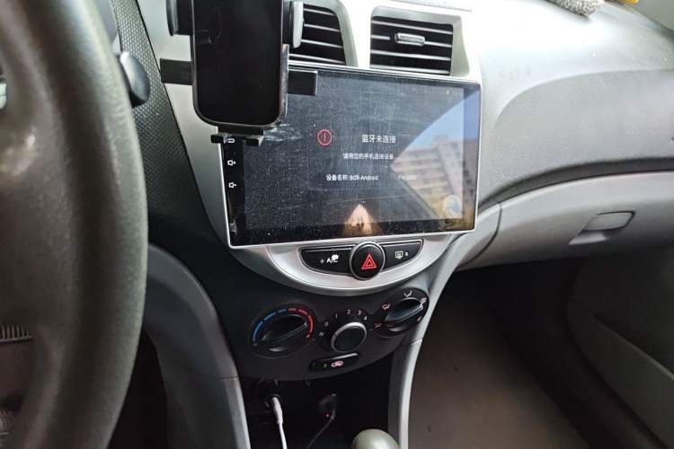 Used Hyundai Verna (older generation) 2014 1.4L Automatic Smart GLS Audio And AC Panel