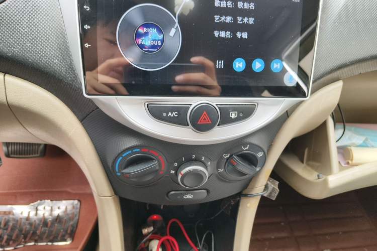 Used Hyundai Verna (older generation) 2014 1.4L Automatic Smart GLS Audio And AC Panel