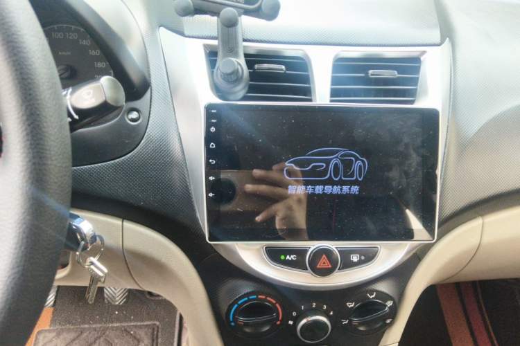 Used Hyundai Verna (older generation) 2014 1.4L Manual Smart GLS Trim Audio And AC Panel