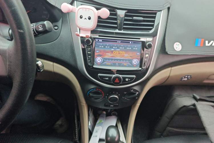 Used Hyundai Verna (older generation) 2014 1.4L Automatic Smart GLS Audio And AC Panel