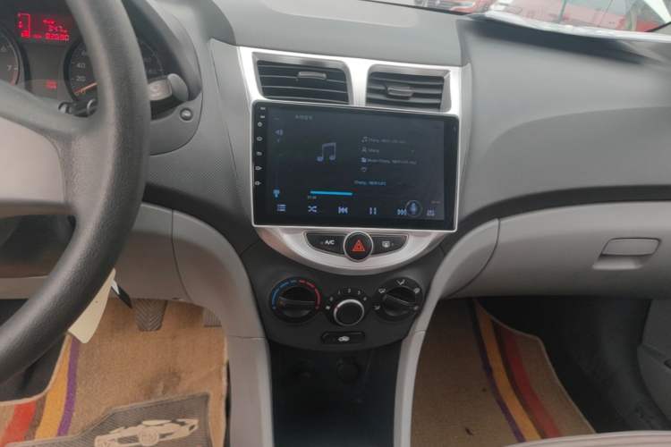 Used Hyundai Verna (older generation) 2014 1.4L Manual Smart GLS Trim Audio And AC Panel