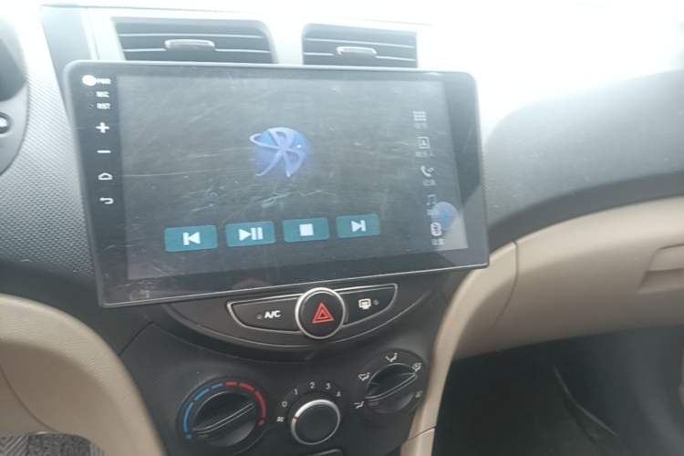 Used Hyundai Verna (older generation) 2014 1.4L Manual Smart GLS Trim Audio And AC Panel
