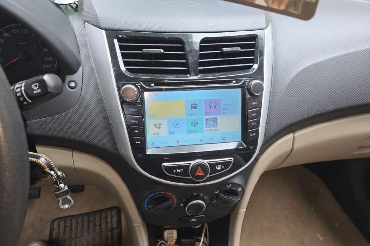 Used Hyundai Verna (older generation) 2014 1.4L Manual Smart GLS Trim Audio And AC Panel