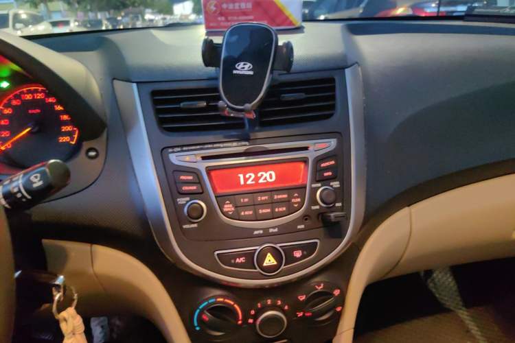 Used Hyundai Verna (older generation) 2014 1.4L Manual Smart GLS Trim Audio And AC Panel