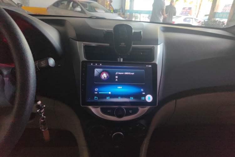 Used Hyundai Verna (older generation) 2014 1.4L Automatic Smart GLS Audio And AC Panel