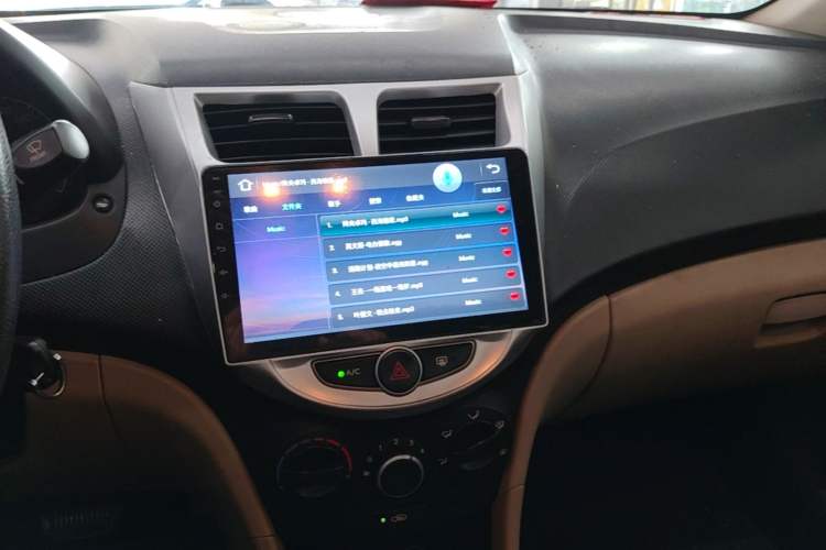 Used Hyundai Verna (older generation) 2014 1.4L Automatic Smart GLS Audio And AC Panel