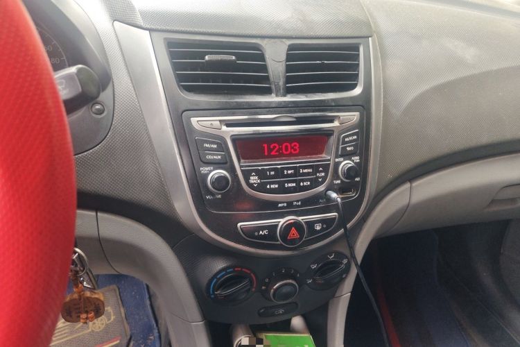 Used Hyundai Verna (older generation) 2014 1.4L Manual Smart GLS Trim Audio And AC Panel