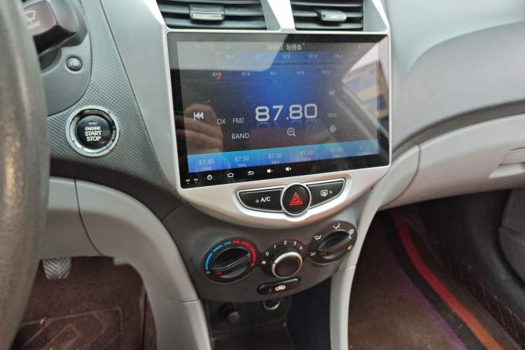 Used Hyundai Verna (older generation) 2014 1.4L Manual Top-Tier Model TOP Audio And AC Panel