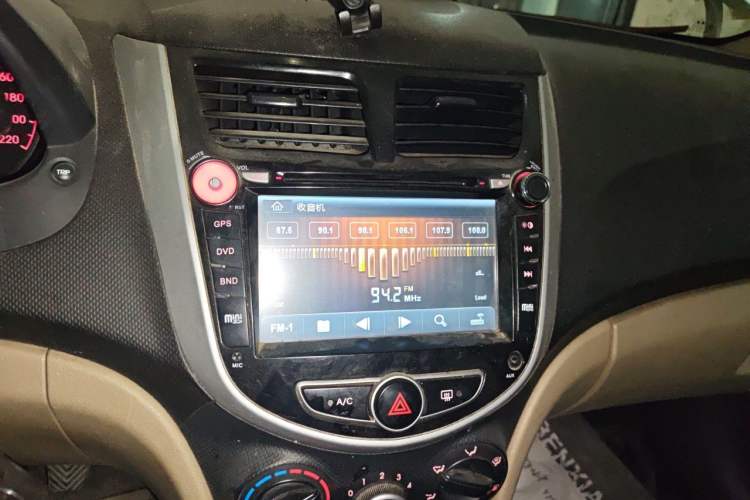 Used Hyundai Verna (older generation) 2014 1.4L Manual Smart GLS Trim Audio And AC Panel