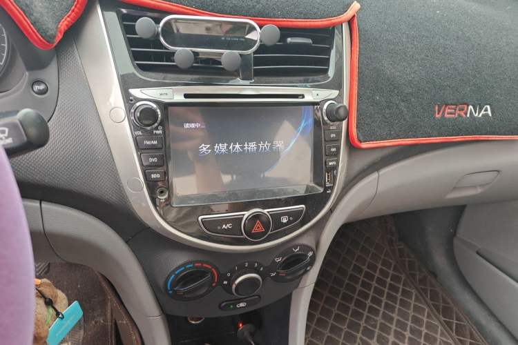 Used Hyundai Verna (older generation) 2014 1.4L Manual Smart GLS Trim Audio And AC Panel