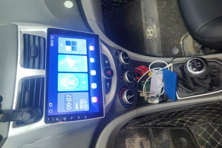 Used Hyundai Verna (older generation) 2014 1.4L Manual Smart GLS Trim Audio And AC Panel