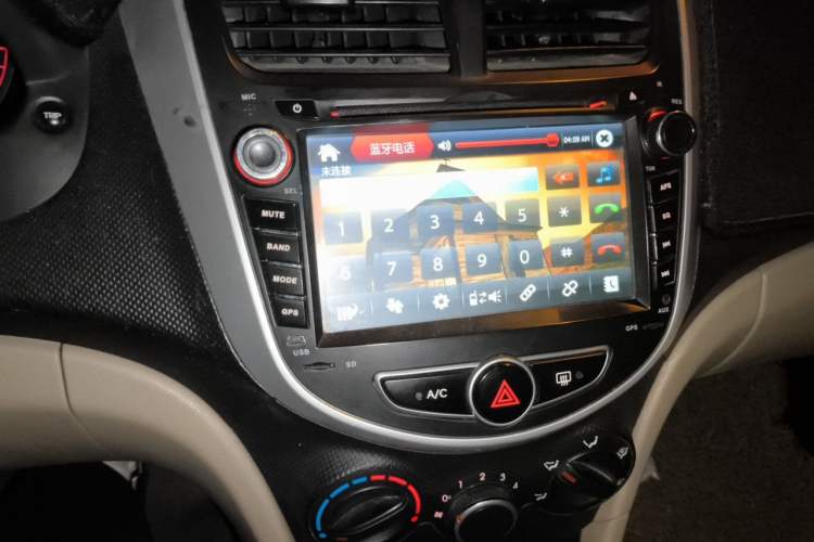 Used Hyundai Verna (older generation) 2014 1.4L Manual Smart GLS Trim Audio And AC Panel