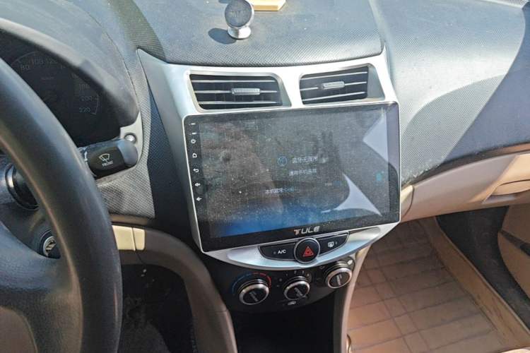 Used Hyundai Verna (older generation) 2014 1.4L Automatic Smart GLS Audio And AC Panel
