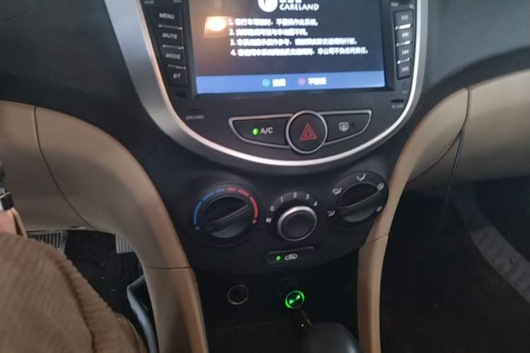 Used Hyundai Verna (older generation) 2014 1.4L Automatic Smart GLS Audio And AC Panel
