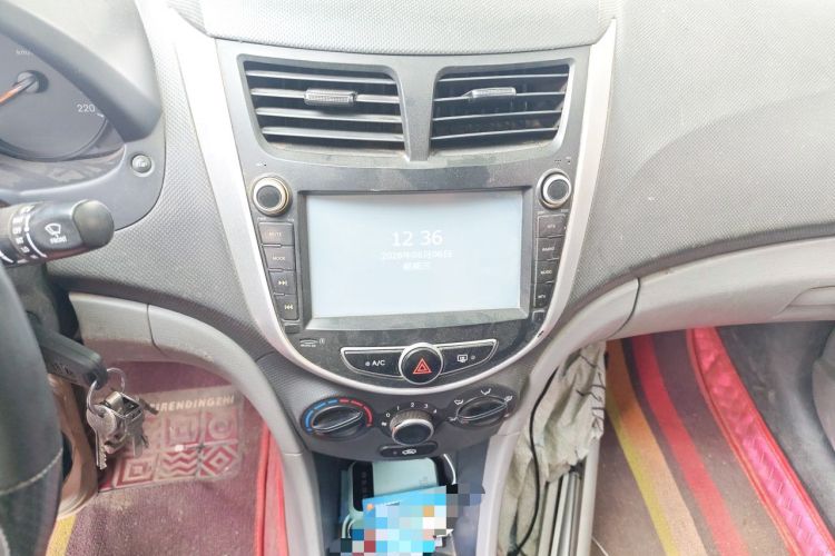 Used Hyundai Verna (older generation) 2014 1.4L Manual Smart GLS Trim Audio And AC Panel