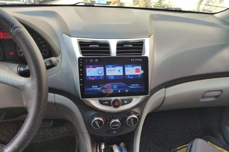 Used Hyundai Verna (older generation) 2014 1.4L Automatic Smart GLS Audio And AC Panel