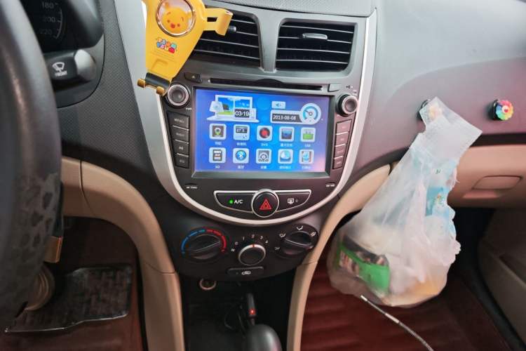 Used Hyundai Verna (older generation) 2014 1.4L Automatic Smart GLS Audio And AC Panel