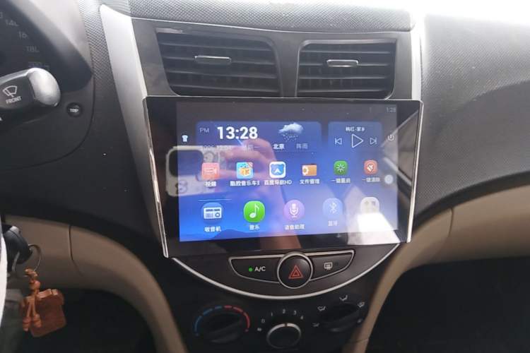 Used Hyundai Verna (older generation) 2014 1.4L Manual Smart GLS Trim Audio And AC Panel