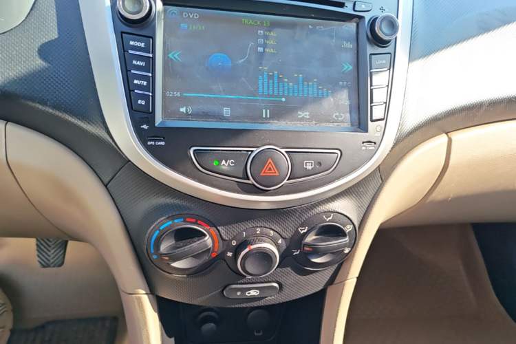 Used Hyundai Verna (older generation) 2014 1.4L Manual Smart GLS Trim Audio And AC Panel