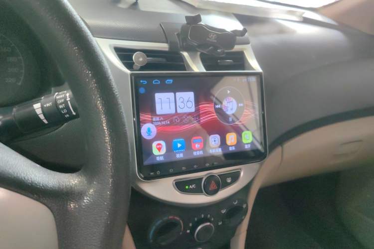 Used Hyundai Verna (older generation) 2014 1.4L Manual Smart GLS Trim Audio And AC Panel