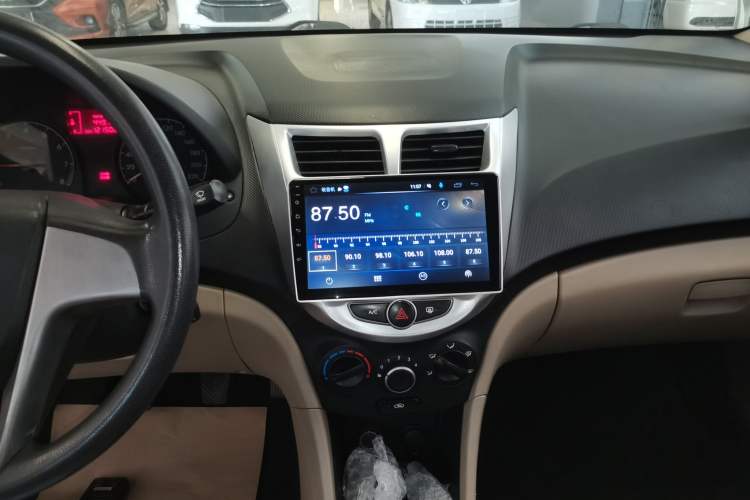 Used Hyundai Verna (older generation) 2014 1.4L Manual Smart GLS Trim Audio And AC Panel