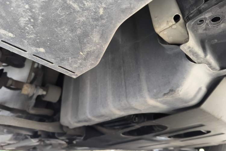 Used Hyundai Verna (older generation) 2014 1.4L Manual Smart GLS Trim Chassis Front Right