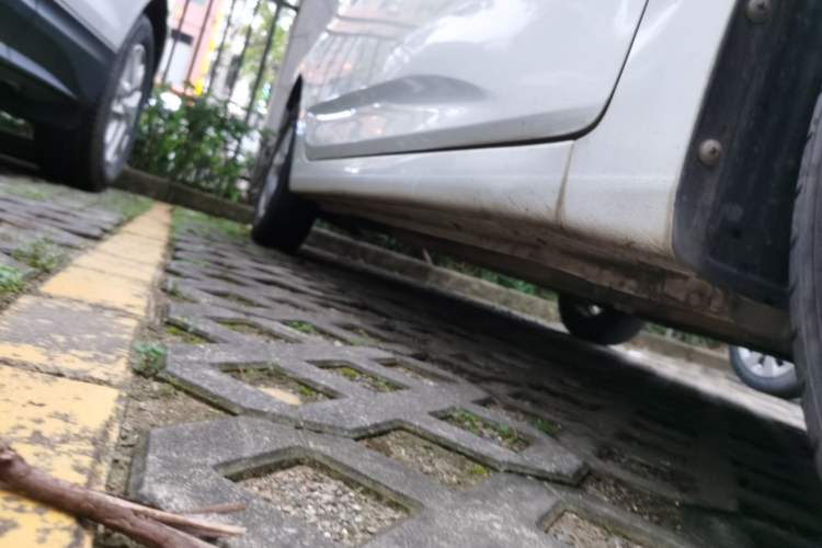 Used Hyundai Verna (older generation) 2014 1.4L Automatic Smart GLS Chassis Front Right