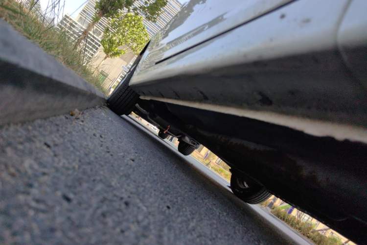 Used Hyundai Verna (older generation) 2014 1.4L Manual Smart GLS Trim Chassis Front Right