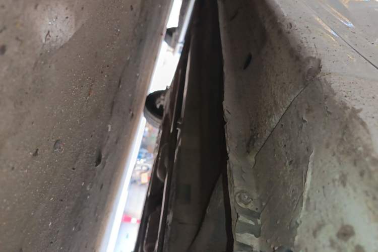 Used Hyundai Verna (older generation) 2014 1.4L Automatic Leading-Edge GLX Chassis Front Right
