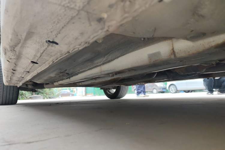 Used Hyundai Verna (older generation) 2014 1.4L Manual Smart GLS Trim Chassis Front Right