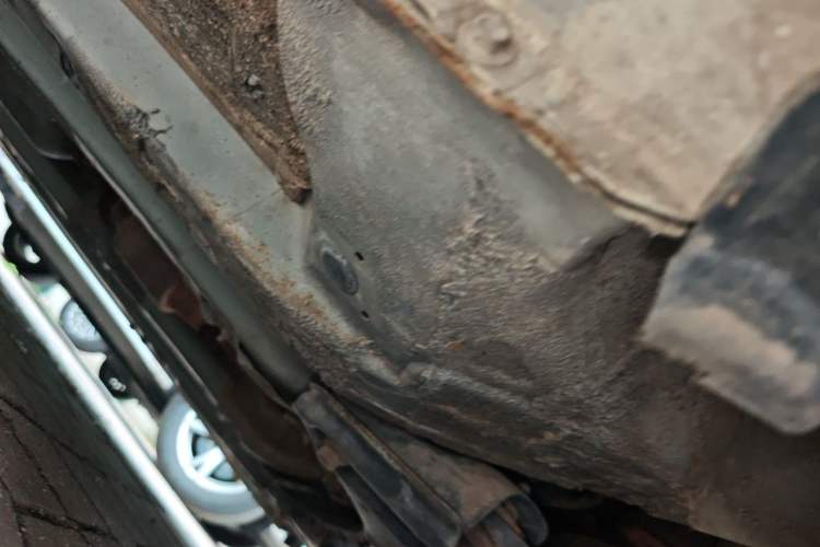 Used Hyundai Verna (older generation) 2014 1.4L Manual Smart GLS Trim Chassis Front Right
