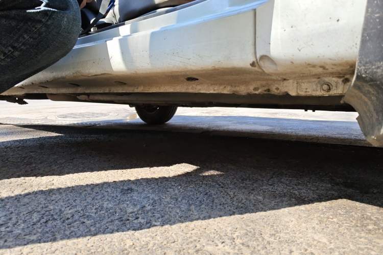 Used Hyundai Verna (older generation) 2014 1.4L Manual Smart GLS Trim Chassis Front Right