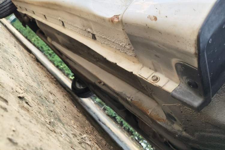 Used Hyundai Verna (older generation) 2014 1.4L Manual Smart GLS Trim Chassis Front Right