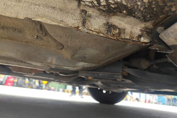 Used Hyundai Verna (older generation) 2014 1.4L Manual Smart GLS Trim Chassis Front Right