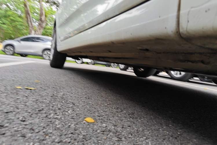 Used Hyundai Verna (older generation) 2014 1.4L Automatic Leading-Edge GLX Chassis Front Right