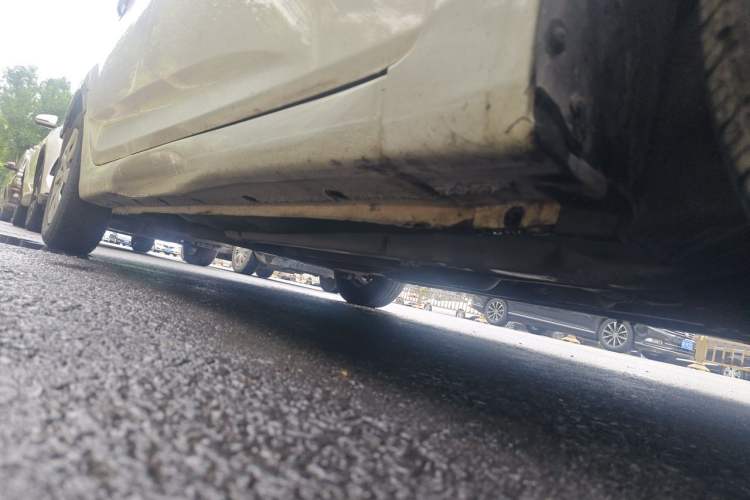 Used Hyundai Verna (older generation) 2014 1.4L Manual Smart GLS Trim Chassis Front Right