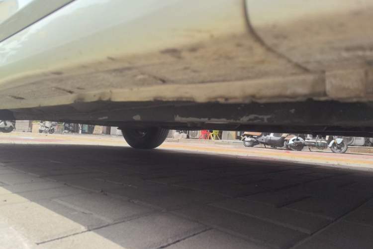Used Hyundai Verna (older generation) 2014 1.4L Automatic Leading-Edge GLX Chassis Front Right
