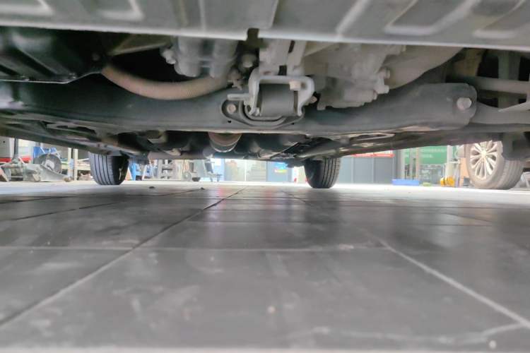 Used Hyundai Verna (older generation) 2014 1.4L Manual Smart GLS Trim Chassis Front