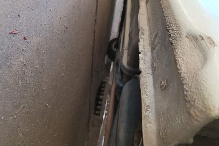 Used Hyundai Verna (older generation) 2014 1.4L Automatic Leading-Edge GLX Chassis Rear Left