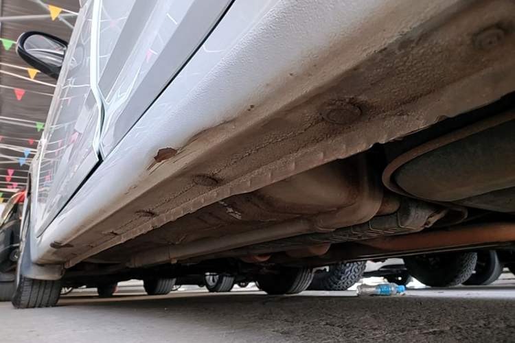 Used Hyundai Verna (older generation) 2014 1.4L Manual Smart GLS Trim Chassis Rear Left