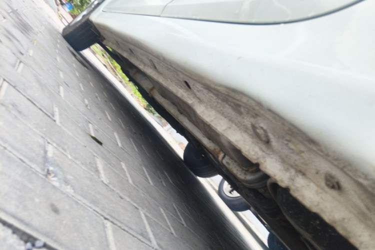 Used Hyundai Verna (older generation) 2014 1.4L Manual Smart GLS Trim Chassis Rear Left