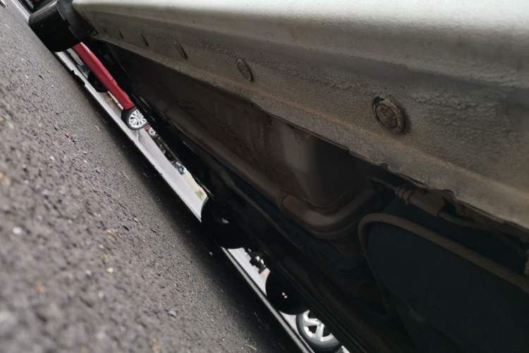 Used Hyundai Verna (older generation) 2014 1.4L Automatic Smart GLS Chassis Rear Left