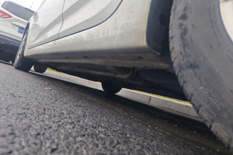 Used Hyundai Verna (older generation) 2014 1.4L Manual Smart GLS Trim Chassis Rear Left