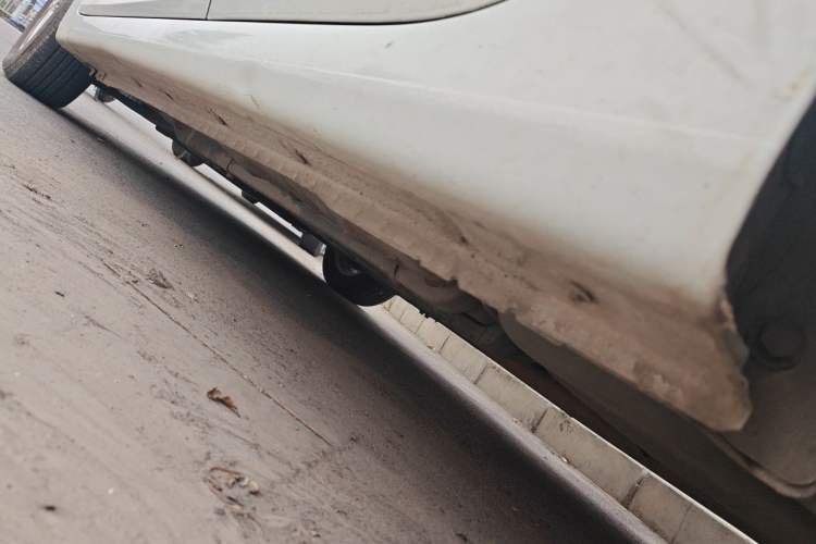 Used Hyundai Verna (older generation) 2014 1.4L Manual Smart GLS Trim Chassis Rear Left