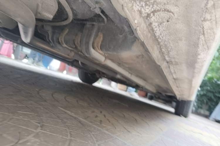 Used Hyundai Verna (older generation) 2014 1.4L Manual Smart GLS Trim Chassis Rear Right