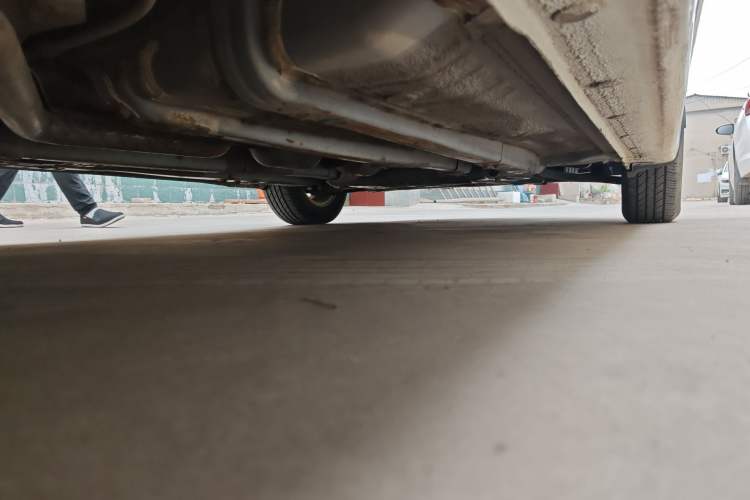 Used Hyundai Verna (older generation) 2014 1.4L Manual Smart GLS Trim Chassis Rear Right