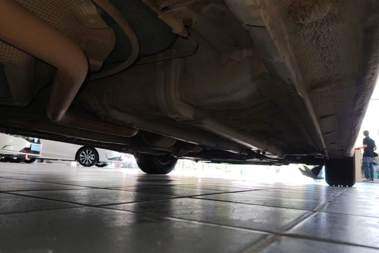 Used Hyundai Verna (older generation) 2014 1.4L Automatic Smart GLS Chassis Rear Right