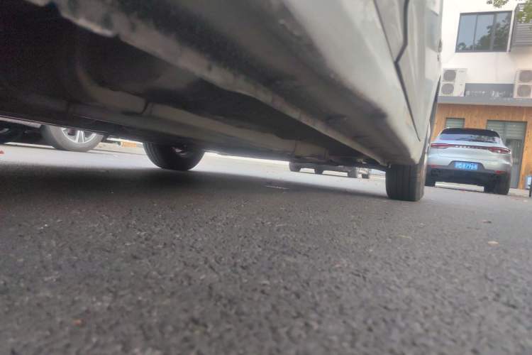 Used Hyundai Verna (older generation) 2014 1.4L Automatic Smart GLS Chassis Rear Right