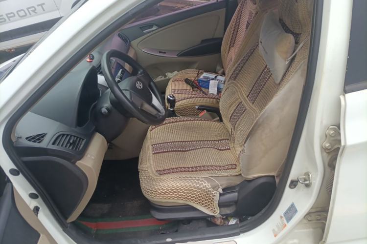 Used Hyundai Verna (older generation) 2014 1.4L Manual Smart GLS Trim Driver Seat
