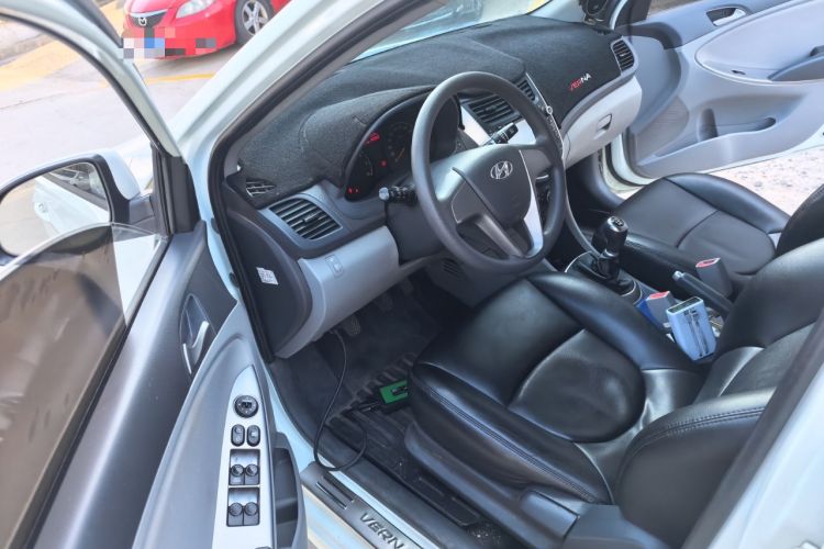 Used Hyundai Verna (older generation) 2014 1.4L Manual Smart GLS Trim Driver Seat